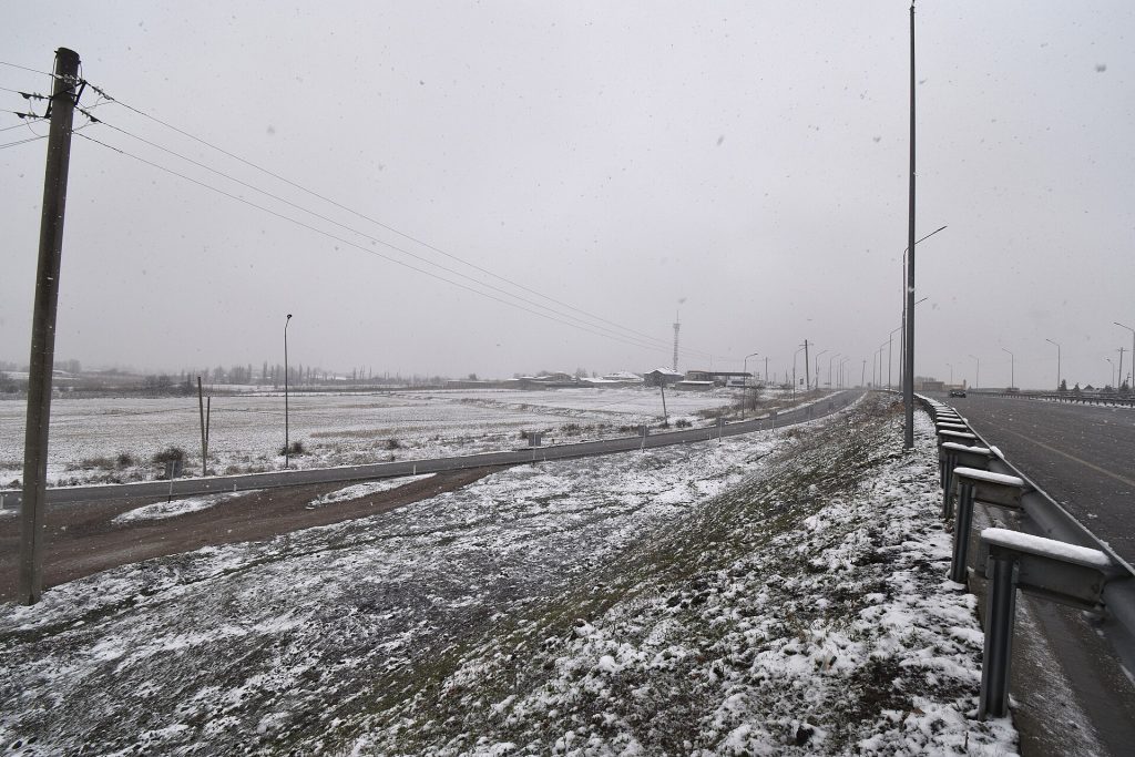 Пункт пропуска Жибек Жолы зимой